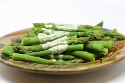 Fresh Asparagus with low fat cheese sauce